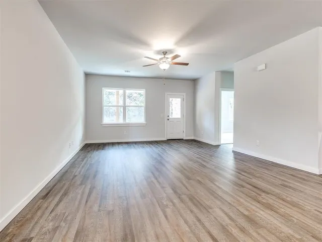 Photo 5 — 884 Stella Trail, Guthrie, OK 73044