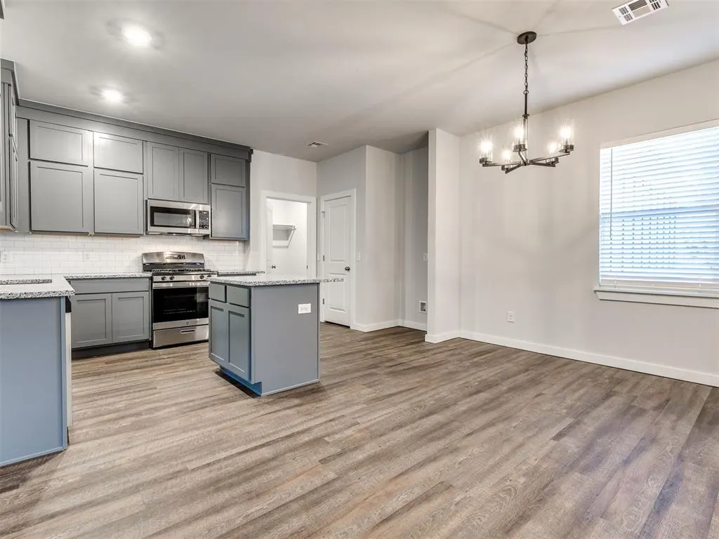 Photo 9 — 884 Stella Trail, Guthrie, OK 73044