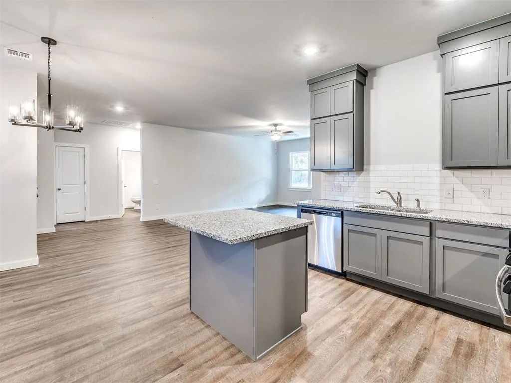 Photo 17 — 884 Stella Trail, Guthrie, OK 73044