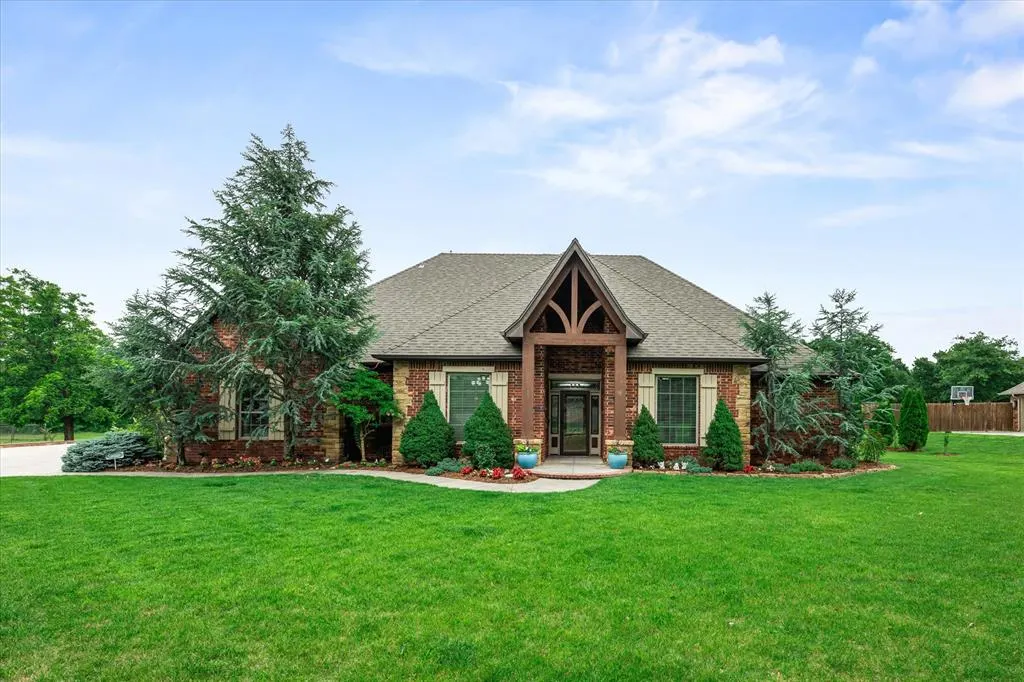 Front exterior — 3812 Newburg Drive, Choctaw, OK 73020