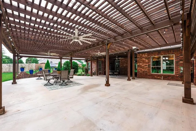 Photo 3 — 3812 Newburg Drive, Choctaw, OK 73020