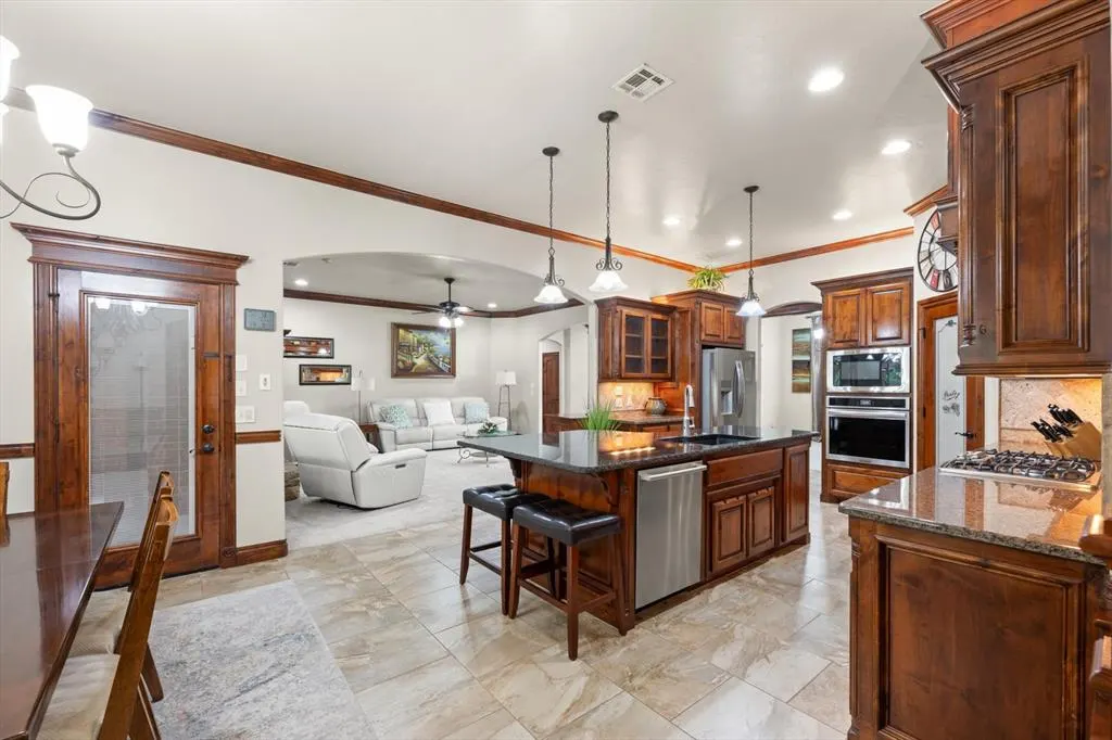 Photo 12 — 3812 Newburg Drive, Choctaw, OK 73020