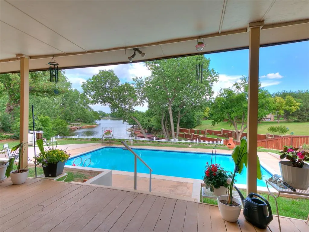 Front exterior — 10208 Westlake Drive, Oklahoma City, OK 73162