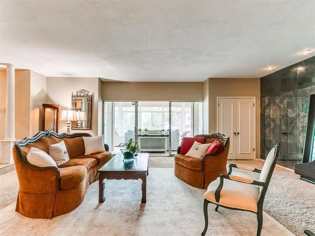 Photo 5 — 10208 Westlake Drive, Oklahoma City, OK 73162
