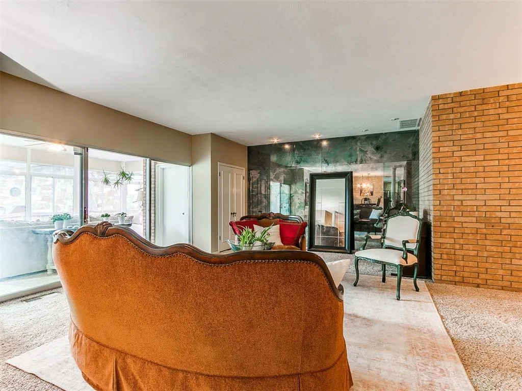 Photo 6 — 10208 Westlake Drive, Oklahoma City, OK 73162