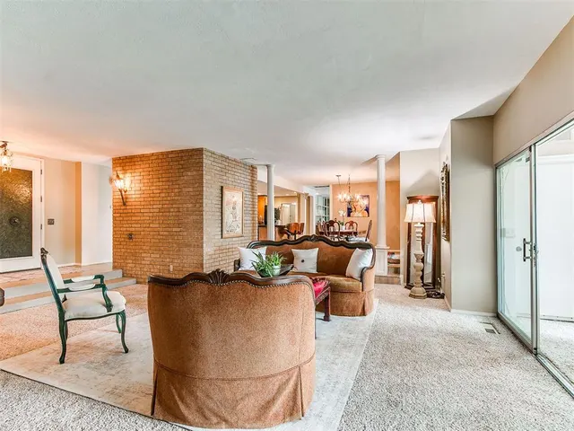 Photo 7 — 10208 Westlake Drive, Oklahoma City, OK 73162