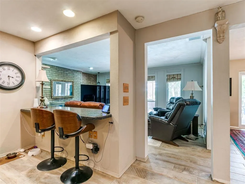 Photo 19 — 10208 Westlake Drive, Oklahoma City, OK 73162