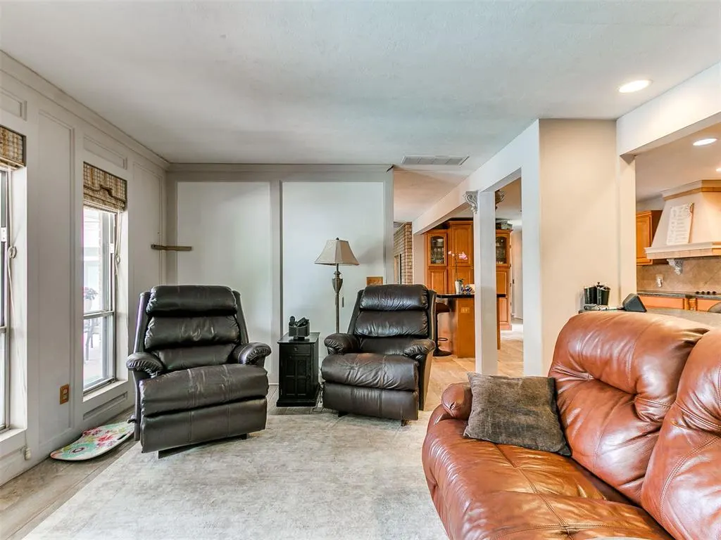 Photo 21 — 10208 Westlake Drive, Oklahoma City, OK 73162