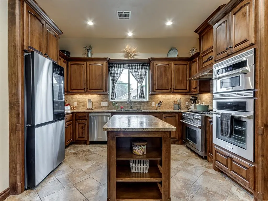 Photo 11 — 3515 S Wofford Avenue, Oklahoma City, OK 73115