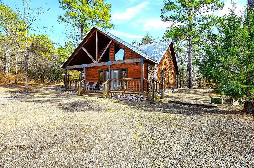 Photo 2 — 144 Honey Crisp Lane, Broken Bow, OK 74728