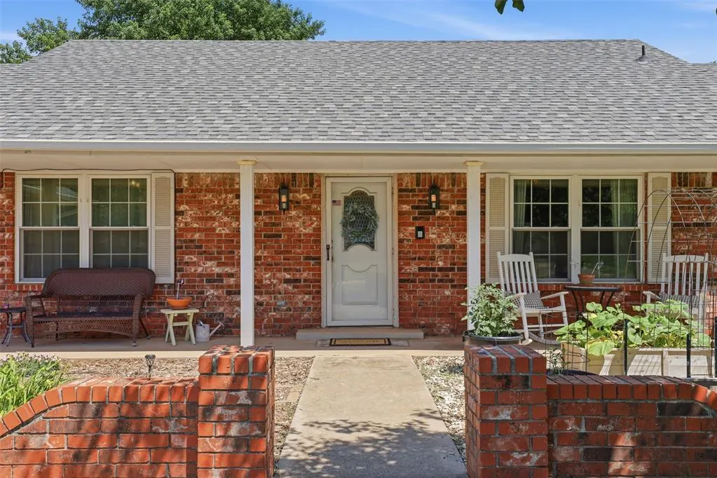 Front exterior — 616 N Falcon Way, Mustang, OK 73064