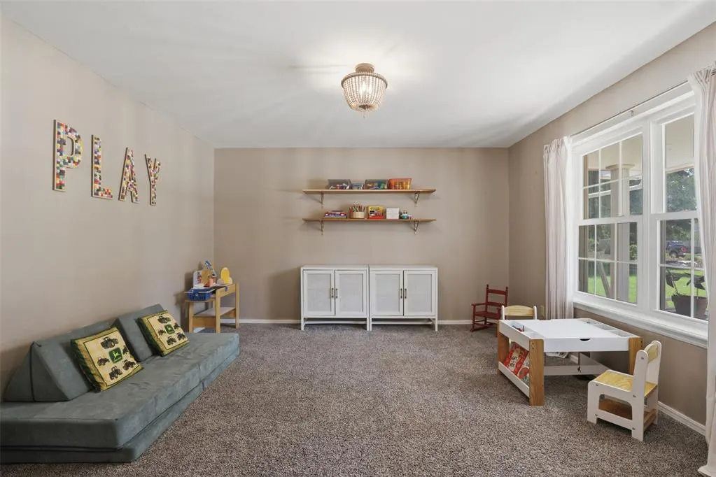 Photo 11 — 616 N Falcon Way, Mustang, OK 73064