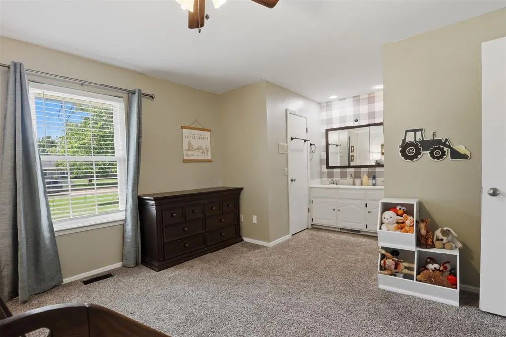 Photo 30 — 616 N Falcon Way, Mustang, OK 73064