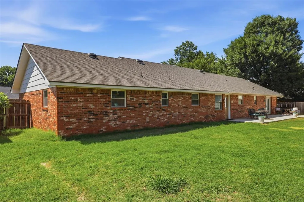 Photo 32 — 616 N Falcon Way, Mustang, OK 73064