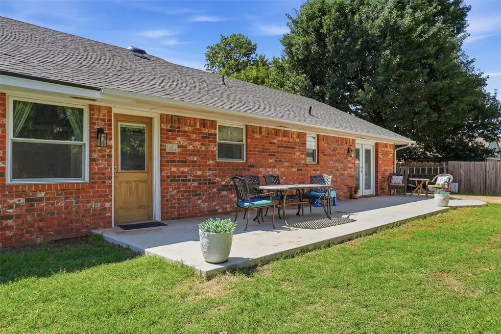 Photo 34 — 616 N Falcon Way, Mustang, OK 73064