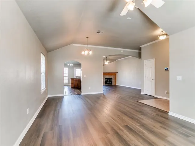 Photo 6 — 2333 Serenade Drive, Midwest City, OK 73130