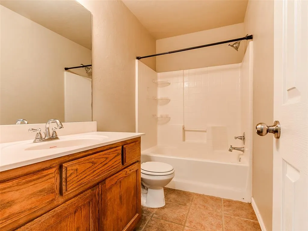 Photo 18 — 2333 Serenade Drive, Midwest City, OK 73130