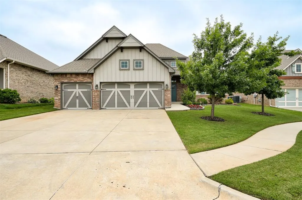 Photo 2 — 3325 Wakefield Road, Edmond, OK 73034