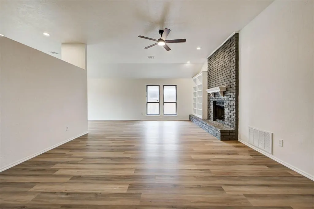 Photo 10 — 8013 Wilshire Ridge Drive, Oklahoma City, OK 73132
