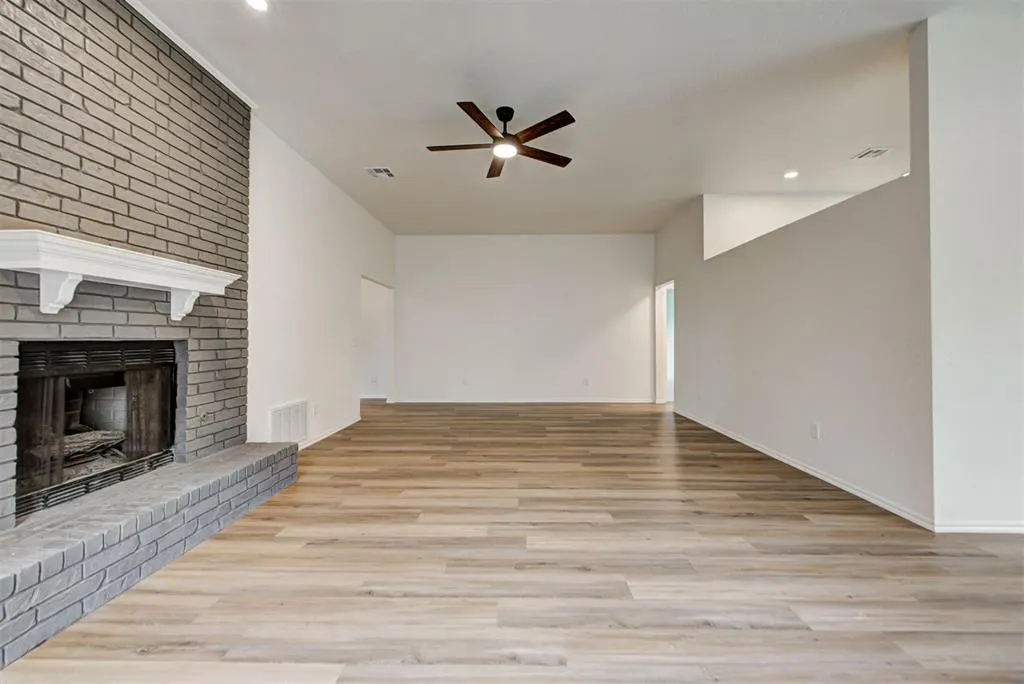 Photo 12 — 8013 Wilshire Ridge Drive, Oklahoma City, OK 73132