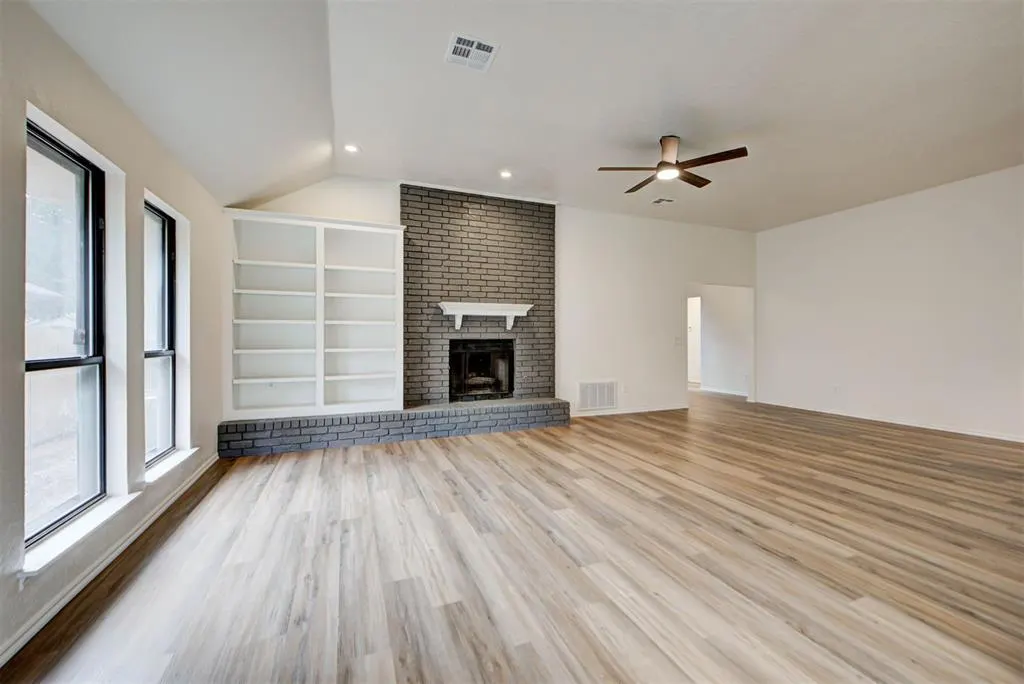 Photo 13 — 8013 Wilshire Ridge Drive, Oklahoma City, OK 73132