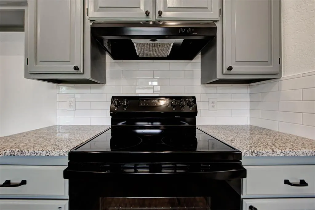 Photo 24 — 8013 Wilshire Ridge Drive, Oklahoma City, OK 73132