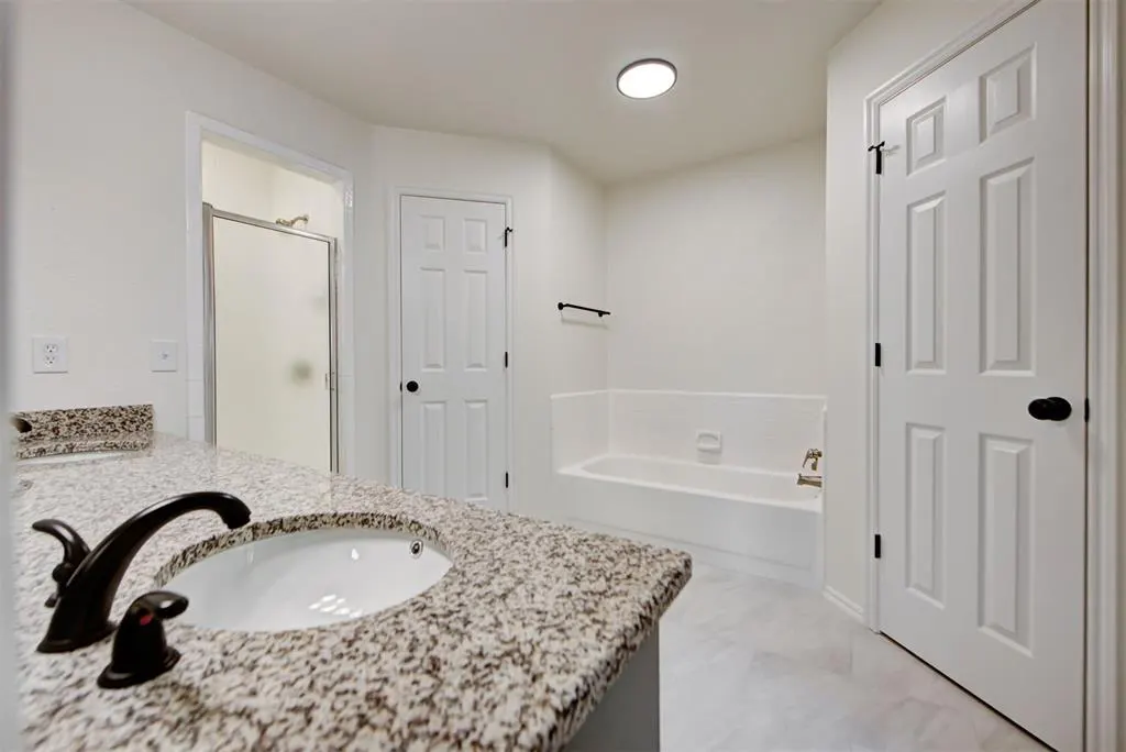 Photo 32 — 8013 Wilshire Ridge Drive, Oklahoma City, OK 73132