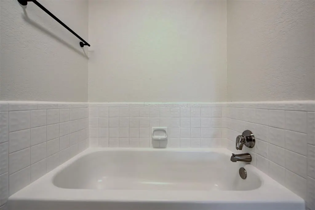 Photo 34 — 8013 Wilshire Ridge Drive, Oklahoma City, OK 73132