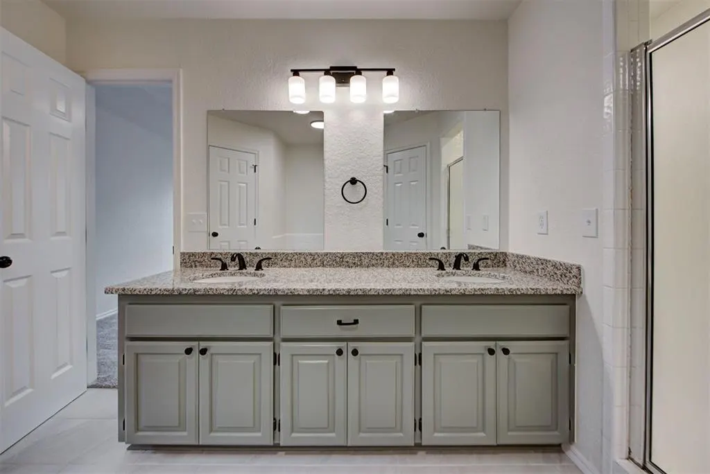 Photo 35 — 8013 Wilshire Ridge Drive, Oklahoma City, OK 73132