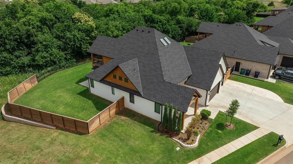 Photo 6 — 14516 N Chambord Drive, Yukon, OK 73099