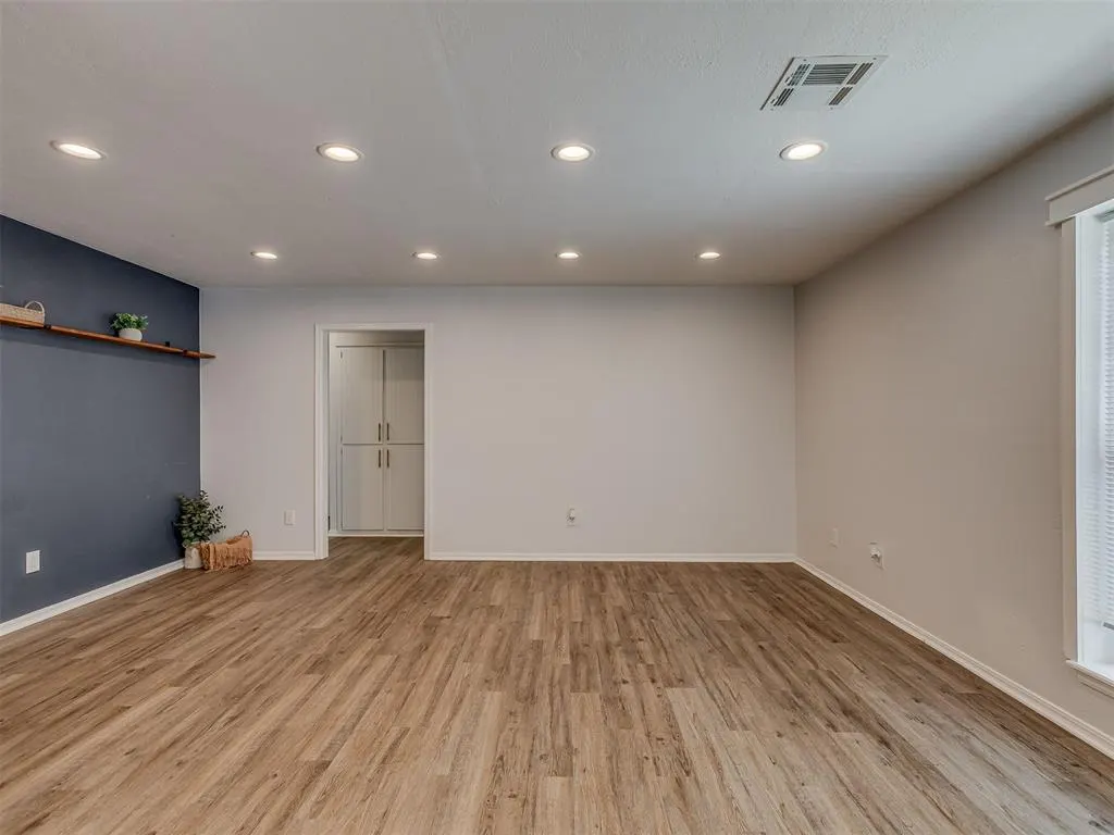 Photo 8 — 824 NW 104th Street, Oklahoma City, OK 73114