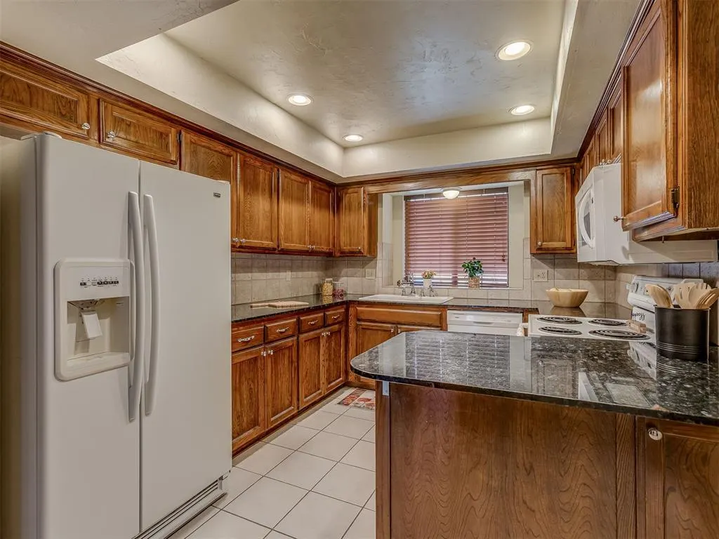 Photo 6 — 2608 Northwood Lane, Edmond, OK 73013