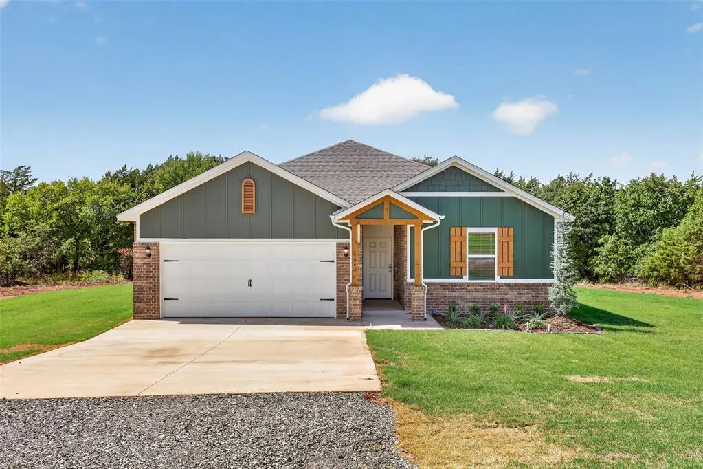 Front exterior — 504 Cumberland Drive, Guthrie, OK 73044