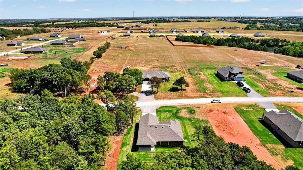 Photo 36 — 544 Cumberland Drive, Guthrie, OK 73044