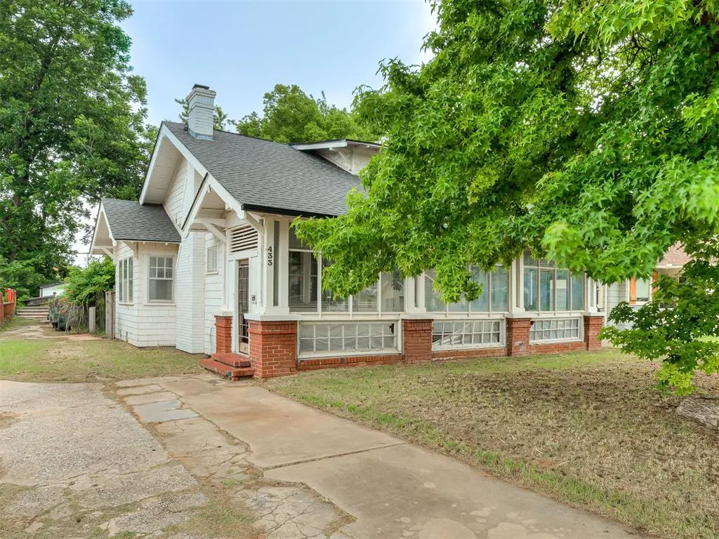 Photo 2 — 433 NW 29th Street, Oklahoma City, OK 73103