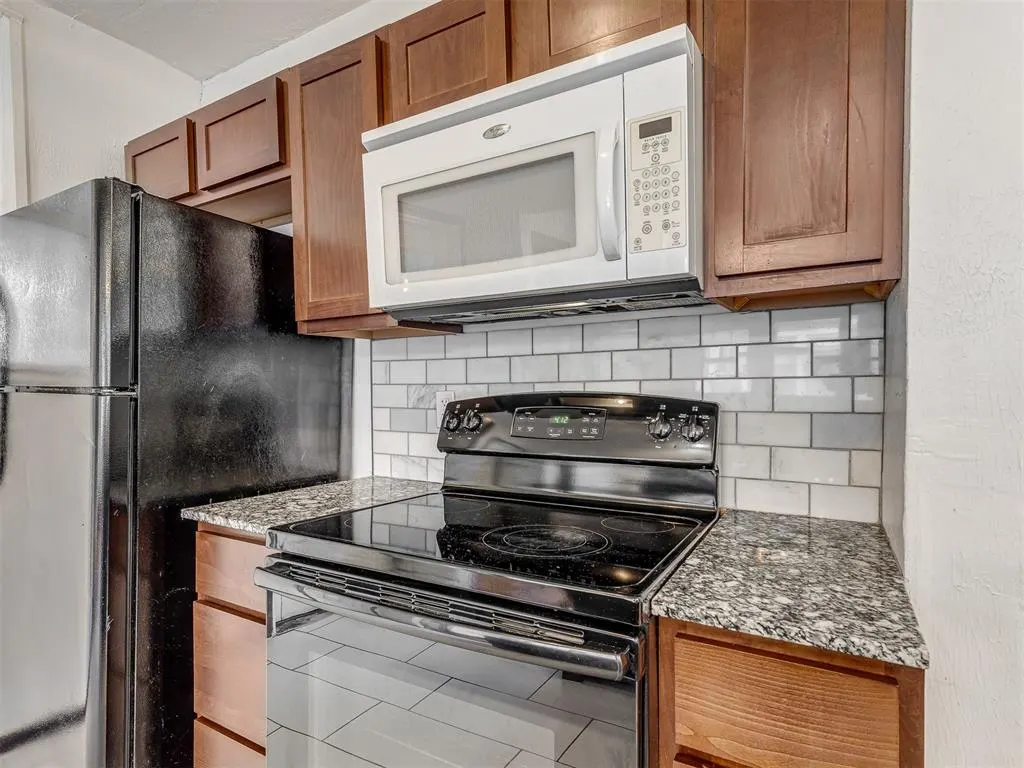 Photo 13 — 433 NW 29th Street, Oklahoma City, OK 73103