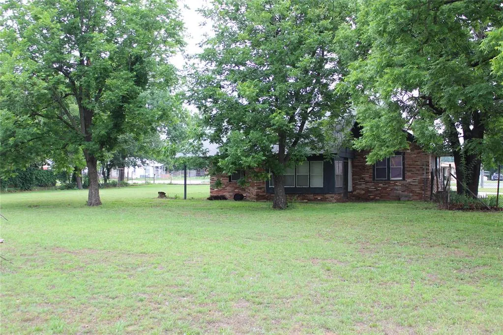 Photo 4 — 1617 N Westminster Road, Nicoma Park, OK 73130