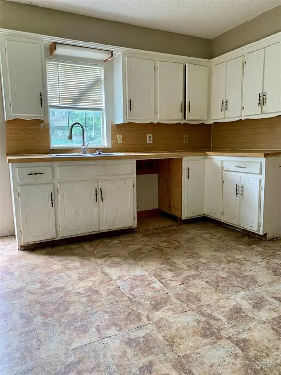 Photo 14 — 1617 N Westminster Road, Nicoma Park, OK 73130