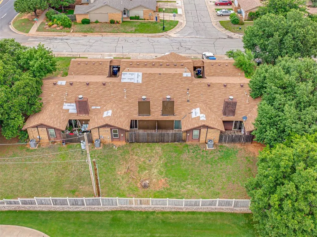 Photo 2 — 2910 Stonepoint Dr 2910, Edmond, OK 73034