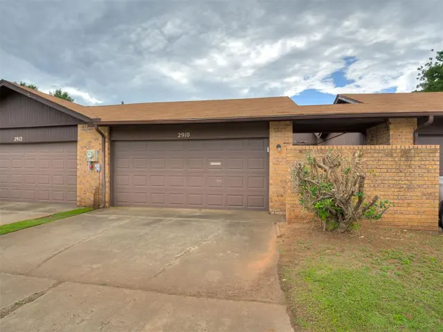Photo 5 — 2910 Stonepoint Dr 2910, Edmond, OK 73034