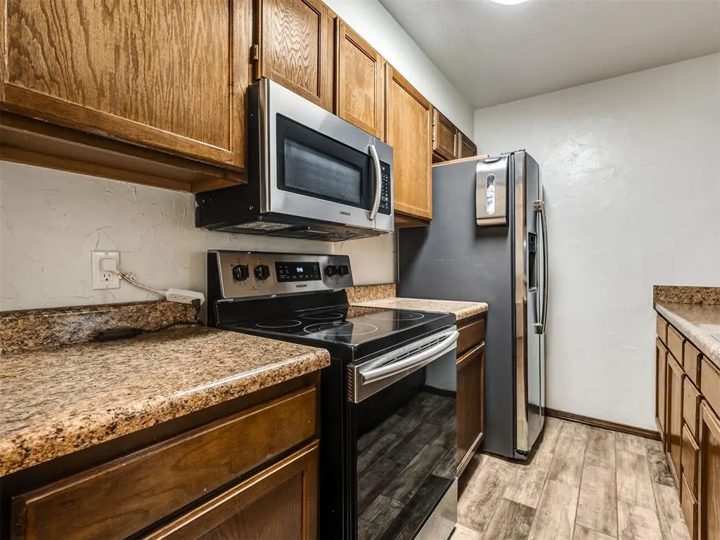 Photo 11 — 2910 Stonepoint Dr 2910, Edmond, OK 73034