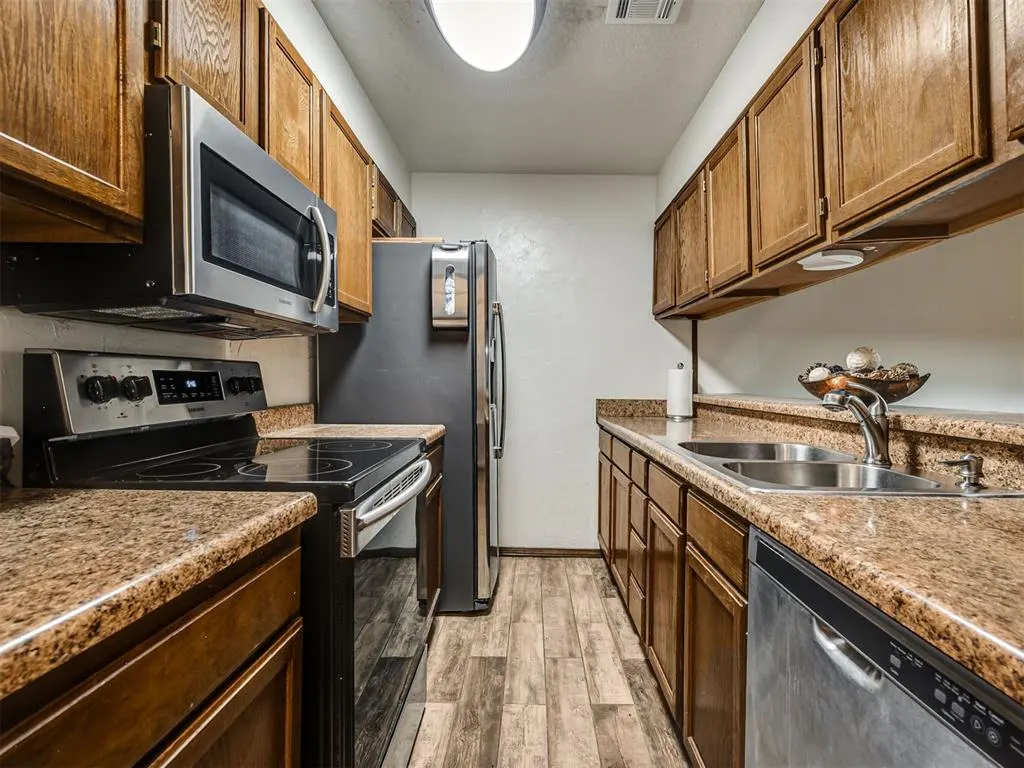 Photo 12 — 2910 Stonepoint Dr 2910, Edmond, OK 73034