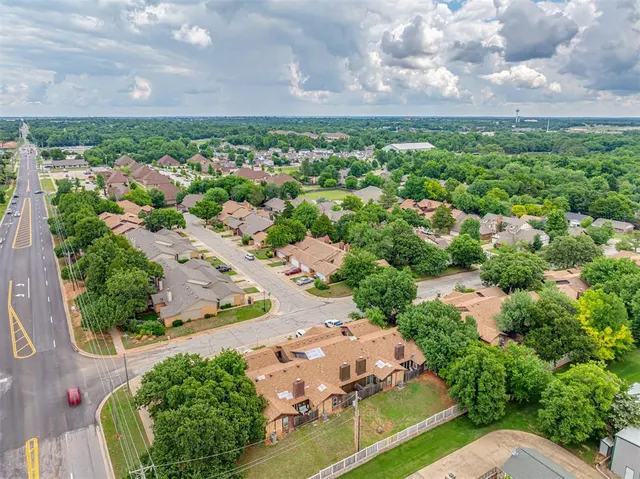 Photo 4 — 2910 Stonepoint Dr 2910, Edmond, OK 73034