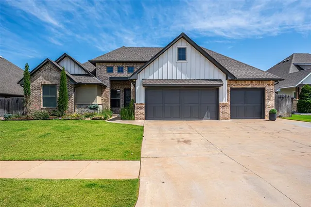 Photo 2 — 13317 NW 7th Court, Yukon, OK 73099