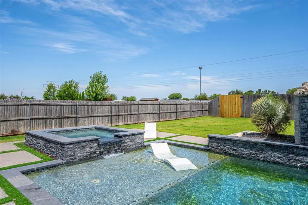 Photo 9 — 13317 NW 7th Court, Yukon, OK 73099