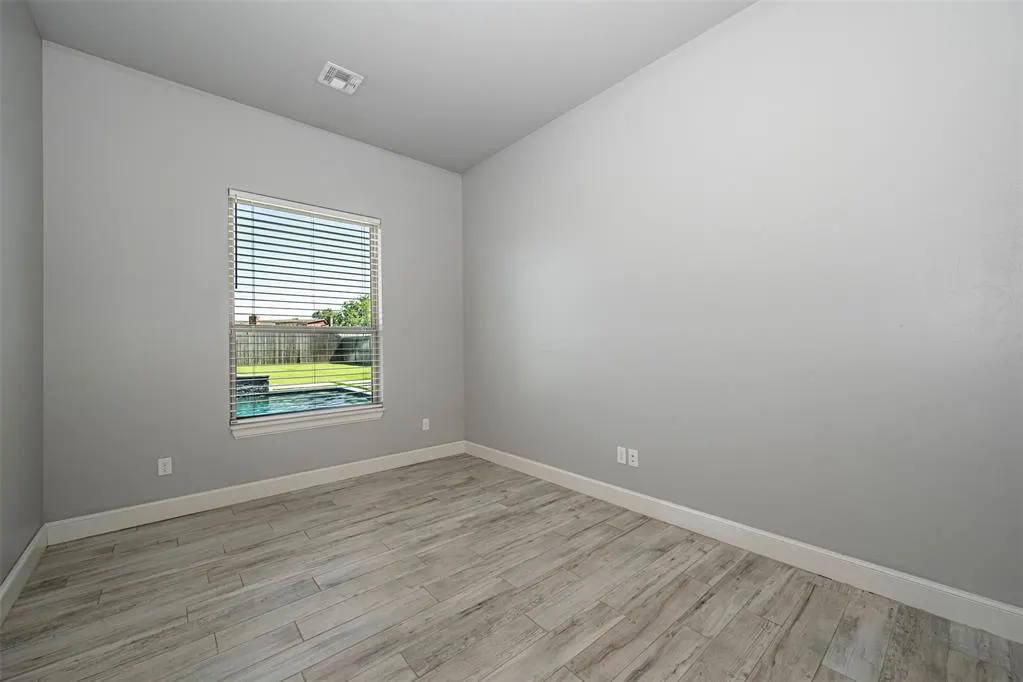 Photo 13 — 13317 NW 7th Court, Yukon, OK 73099
