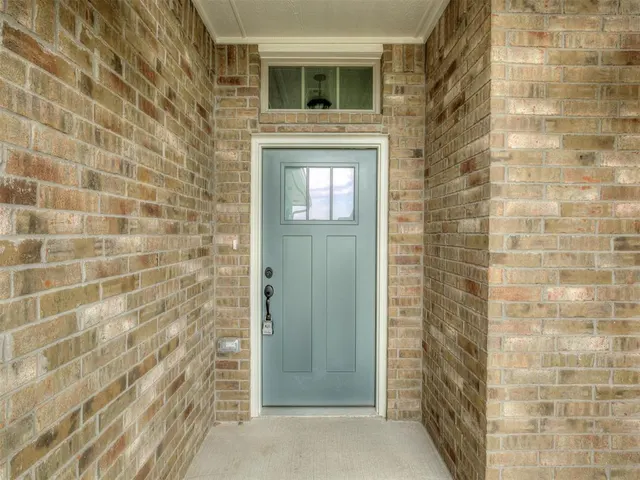 Photo 3 — 7620 Three Woods Lane, Yukon, OK 73099