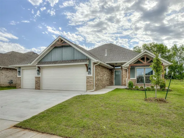 Photo 4 — 7620 Three Woods Lane, Yukon, OK 73099