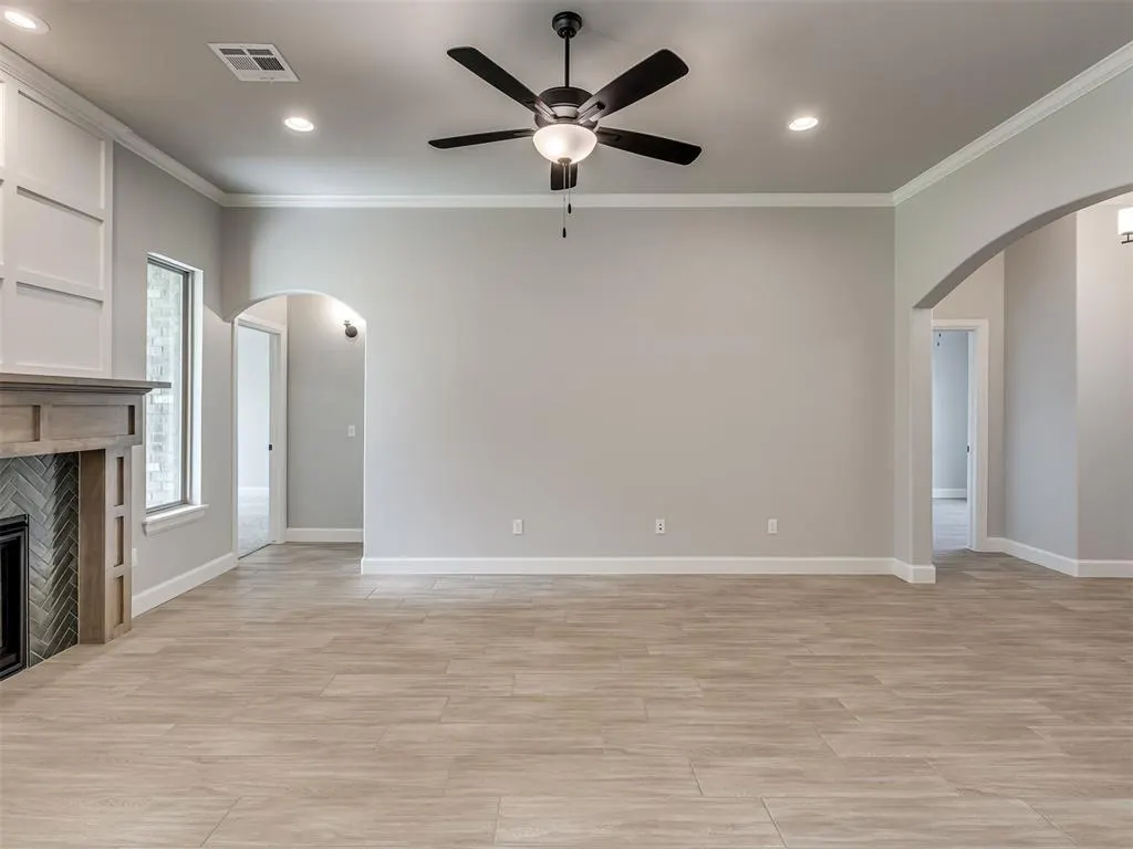 Photo 7 — 7620 Three Woods Lane, Yukon, OK 73099