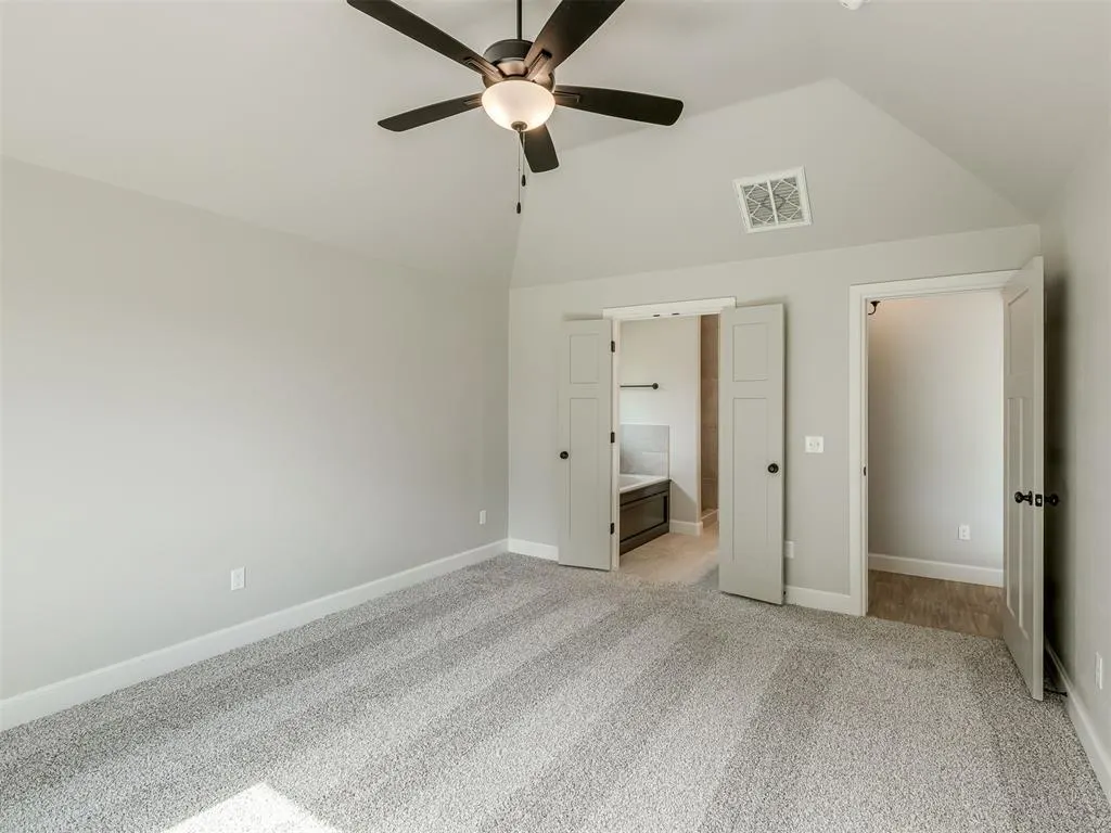Photo 18 — 7620 Three Woods Lane, Yukon, OK 73099